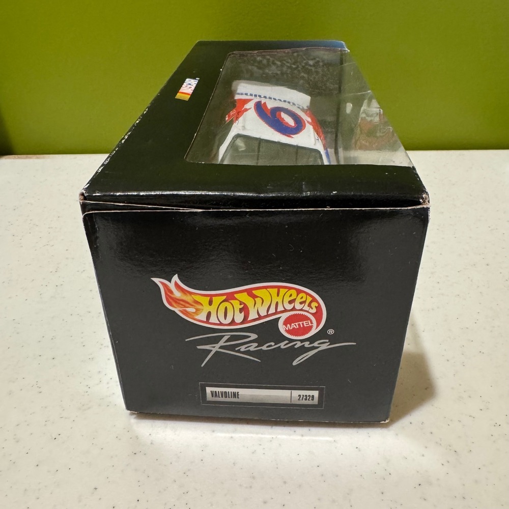 Hot Wheels Racing Mark Martin 6 Valvoline Ford Taurus 1:24 Race Day Deluxe 1999 - Picture 4 of 11
